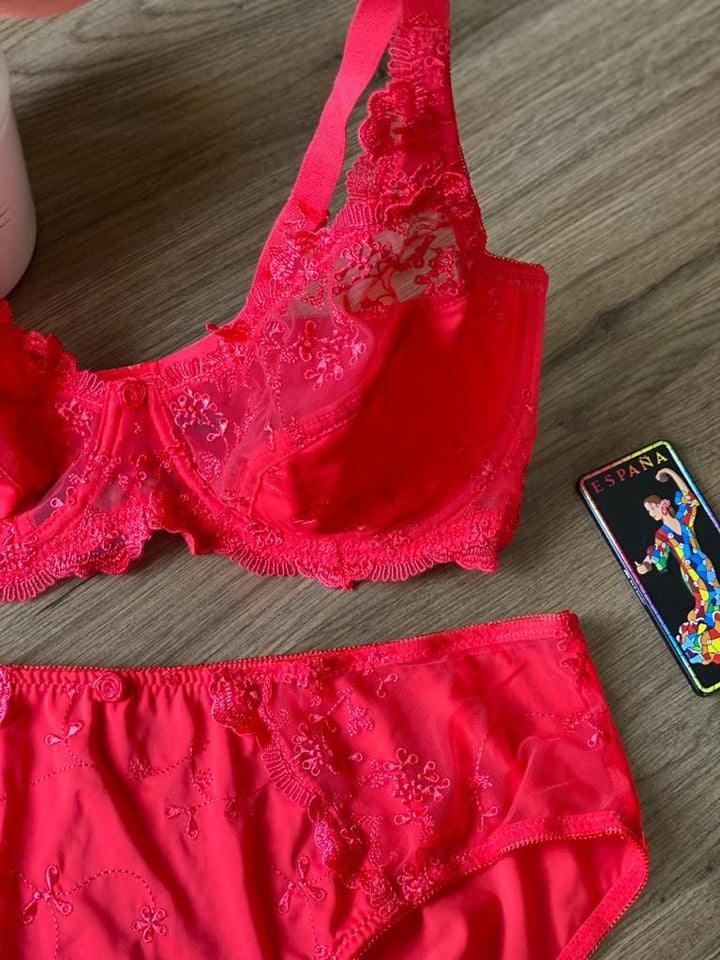 Ensemble dentelle rouge