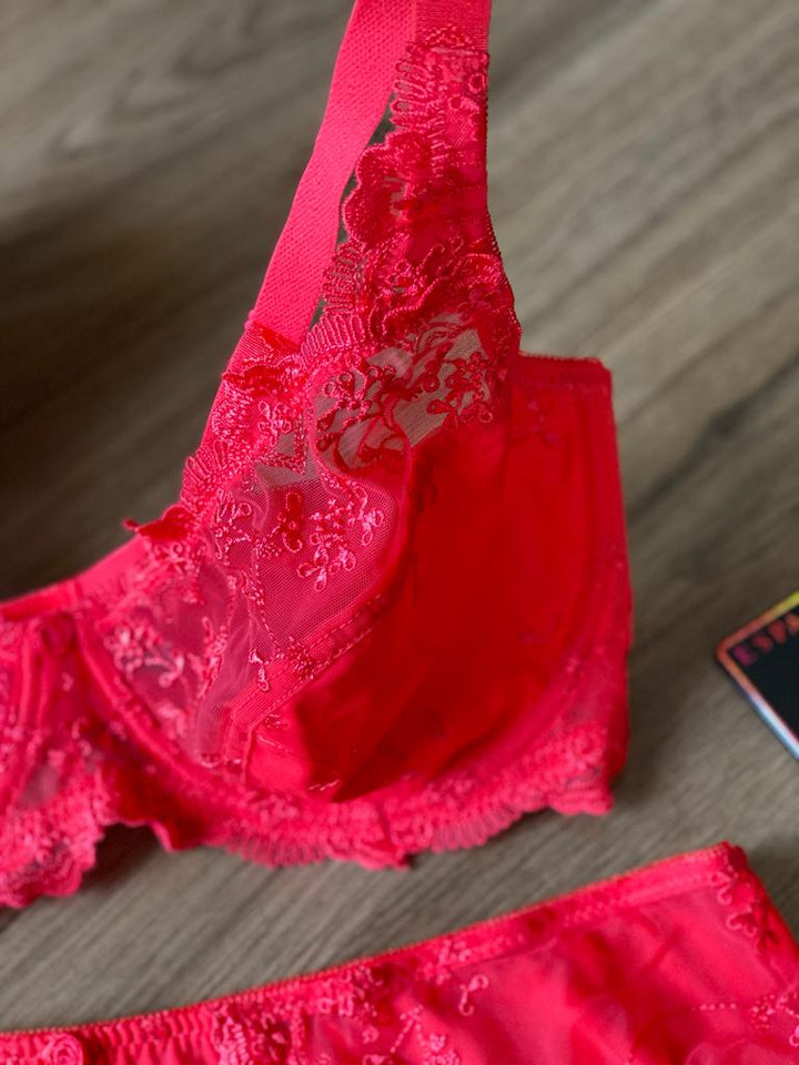 Ensemble dentelle rouge