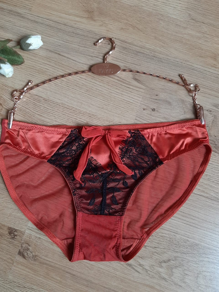 LOT 2 Slips victoria secret's en tulle et satin