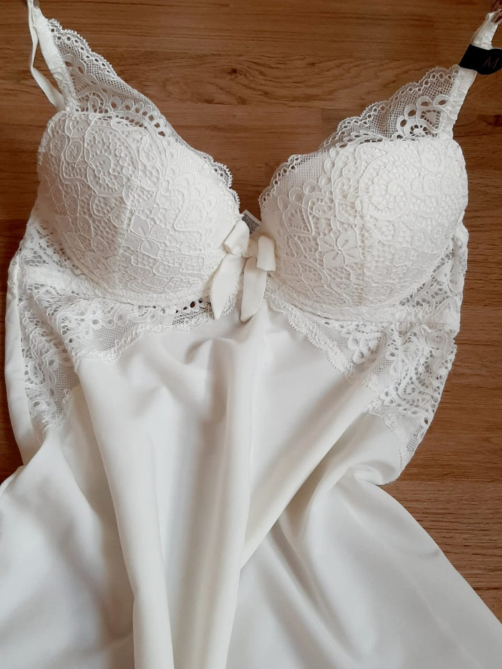 NUISETTE REMBOURRE DENTELLE