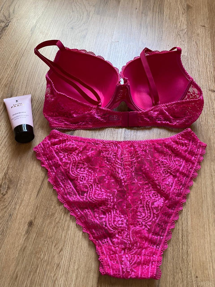ENSEMBLE DENTELLE REMBOURRE SILICONE 2138