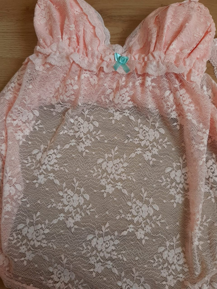 Chemise de nuit débardeur dentelle et short en mousseline fleurie