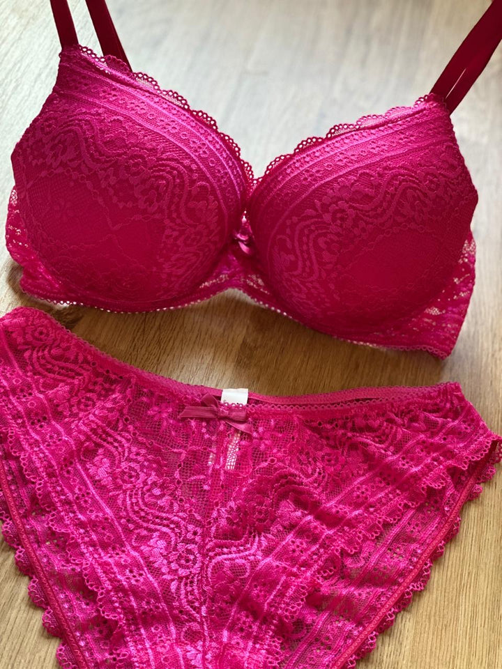 ENSEMBLE DENTELLE REMBOURRE SILICONE 2138