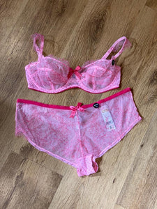 Ensemble dentelle avec armature