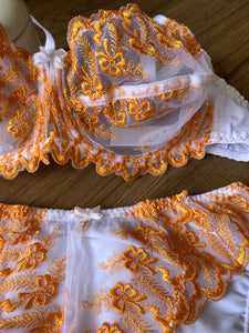 Ensemble dentelle non rembourré avec armature couleur orange