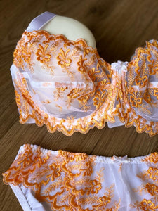 Ensemble dentelle non rembourré avec armature couleur orange
