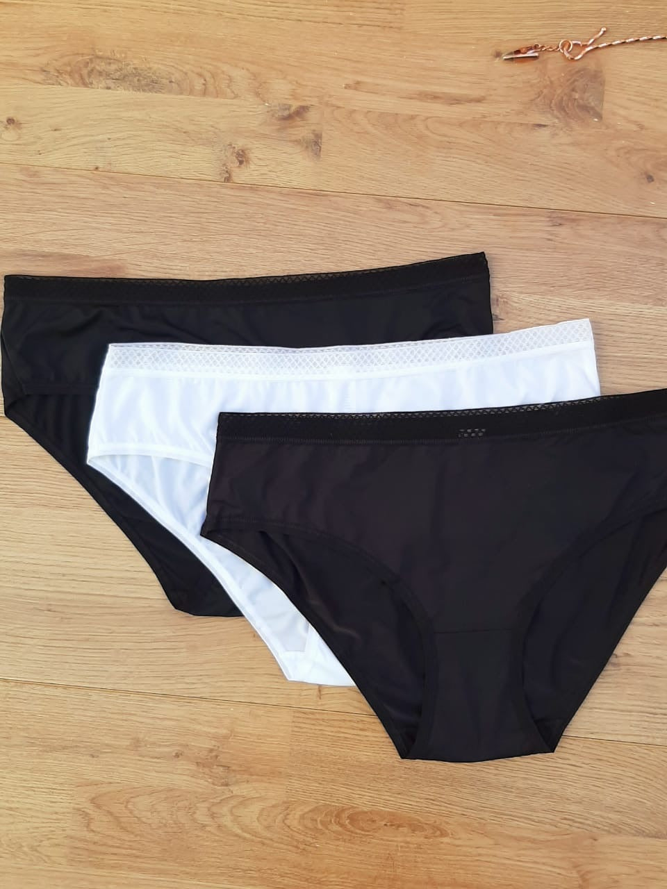 Lot de 3 slips 2 noir et 1 blanc