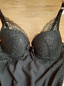 NUISETTE REMBOURRE DENTELLE