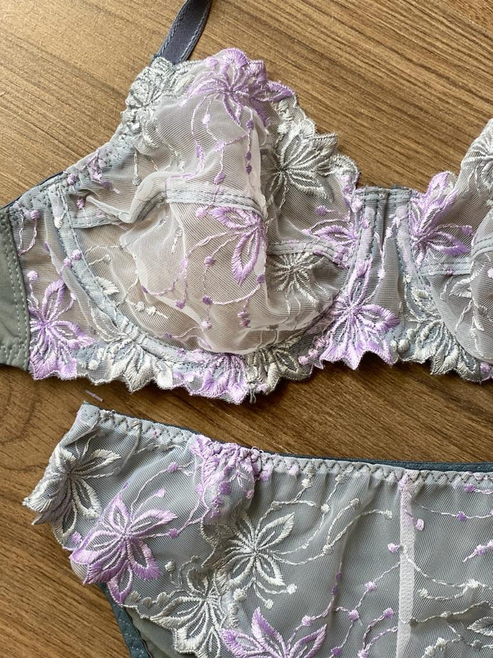 Ensemble dentelle non rembourré avec armature couleur gris et mauve
