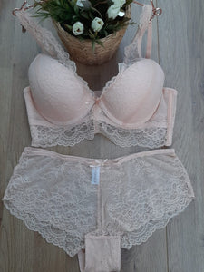 ENSEMBLE REMBOURRE DENTELLE