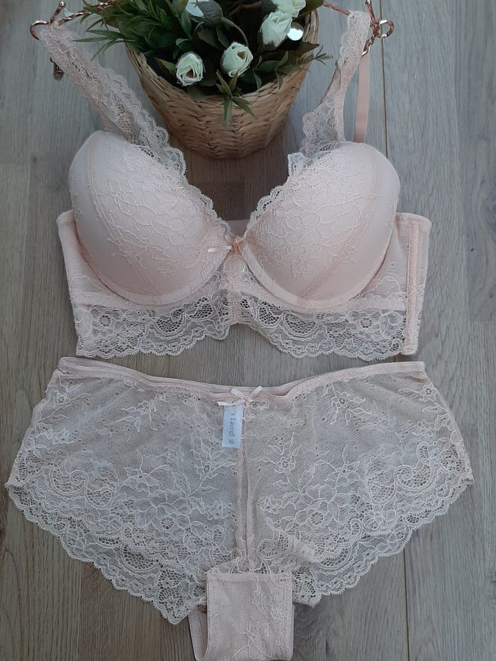 ENSEMBLE REMBOURRE DENTELLE