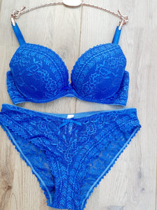 ENSEMBLE DENTELLE REMBOURRE SILICONE 2138
