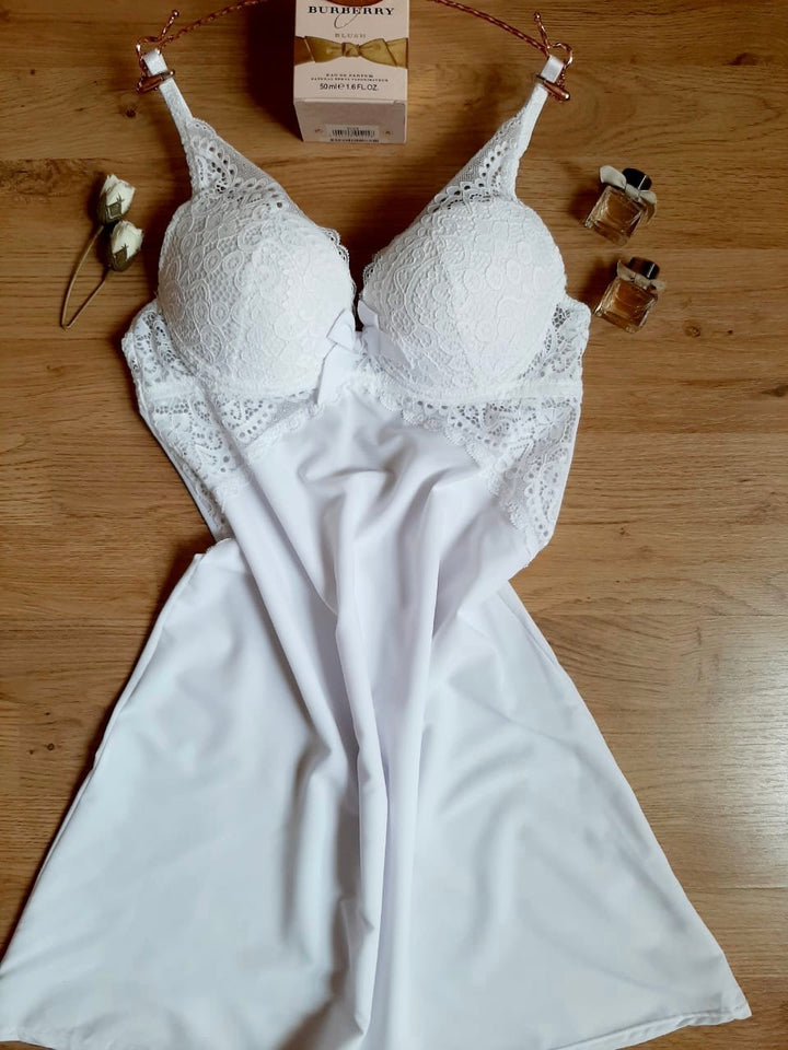 NUISETTE REMBOURRE DENTELLE