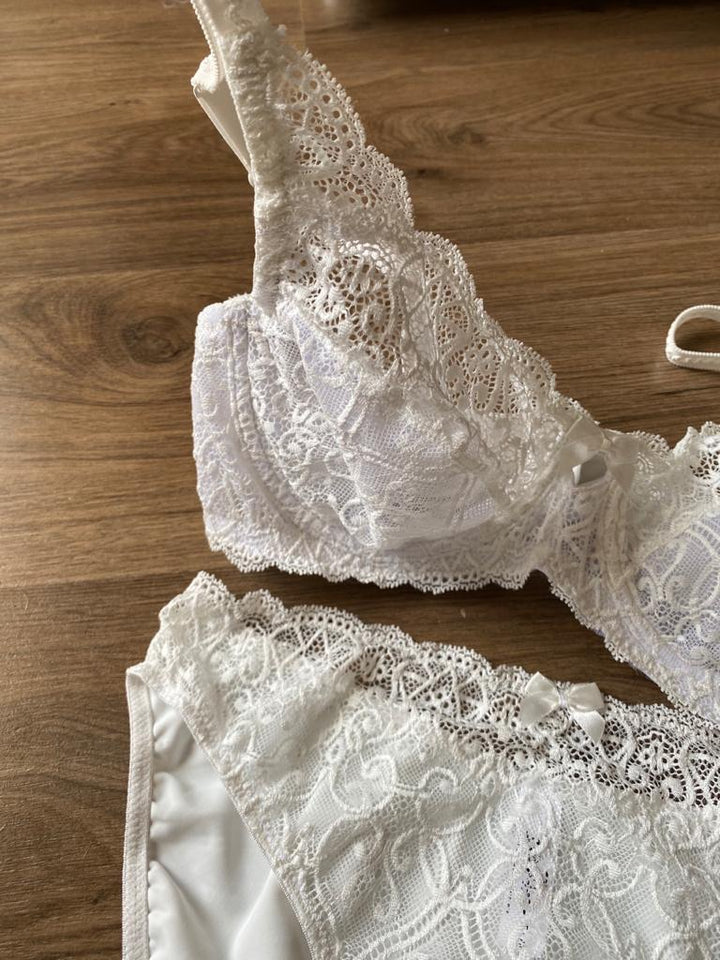 Ensemble dentelle non rembourré avec armature couleur blanc