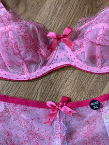 Ensemble dentelle avec armature