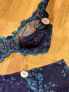 Ensemble dentelle bleu Majorelle
