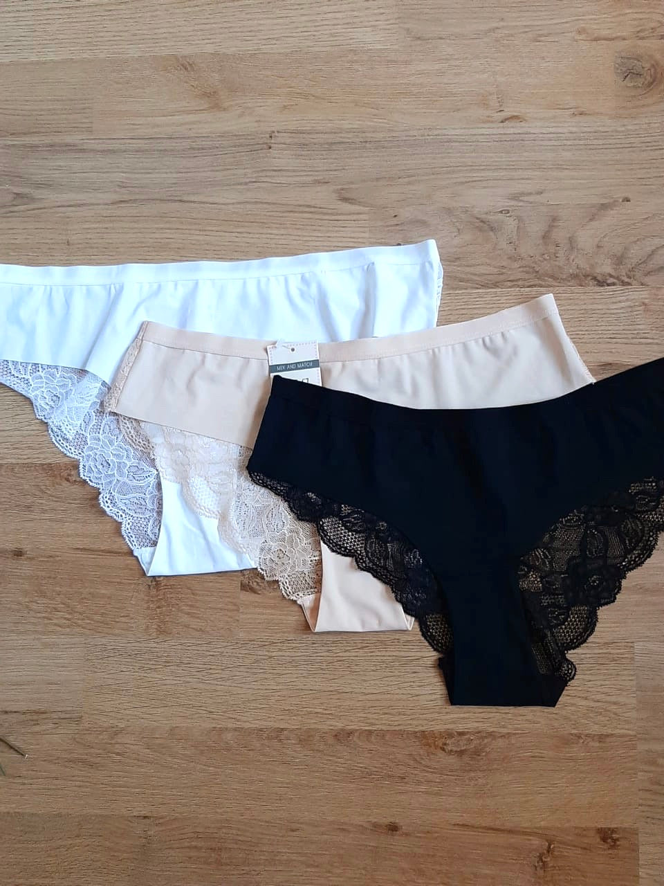 Lot de 3 culottes invisible en dentelle
