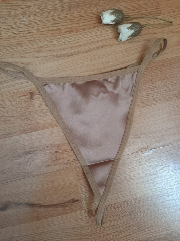 Nuisette satin de soie et dentelle 2411