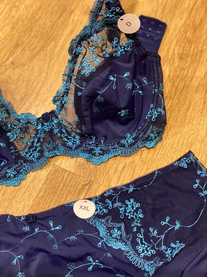 Ensemble dentelle bleu Majorelle