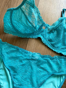 Ensemble dentelle non rembourré avec armature couleur turquoise