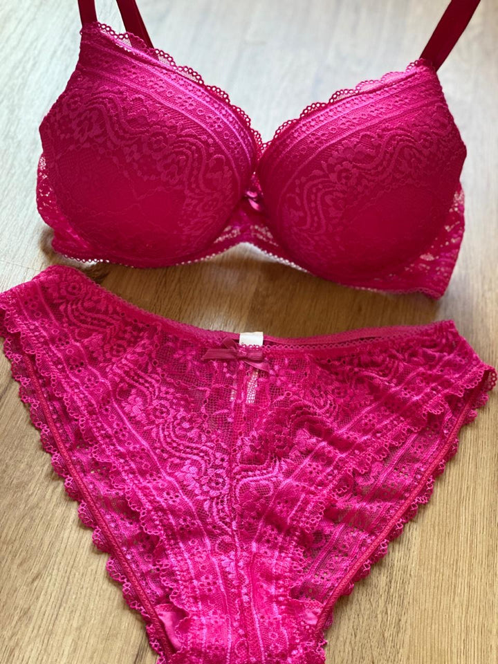 ENSEMBLE DENTELLE REMBOURRE SILICONE 2138
