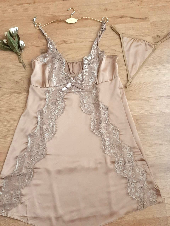 Nuisette satin de soie et dentelle 018