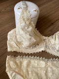 Ensemble dentelle non rembourré avec armature couleur beige