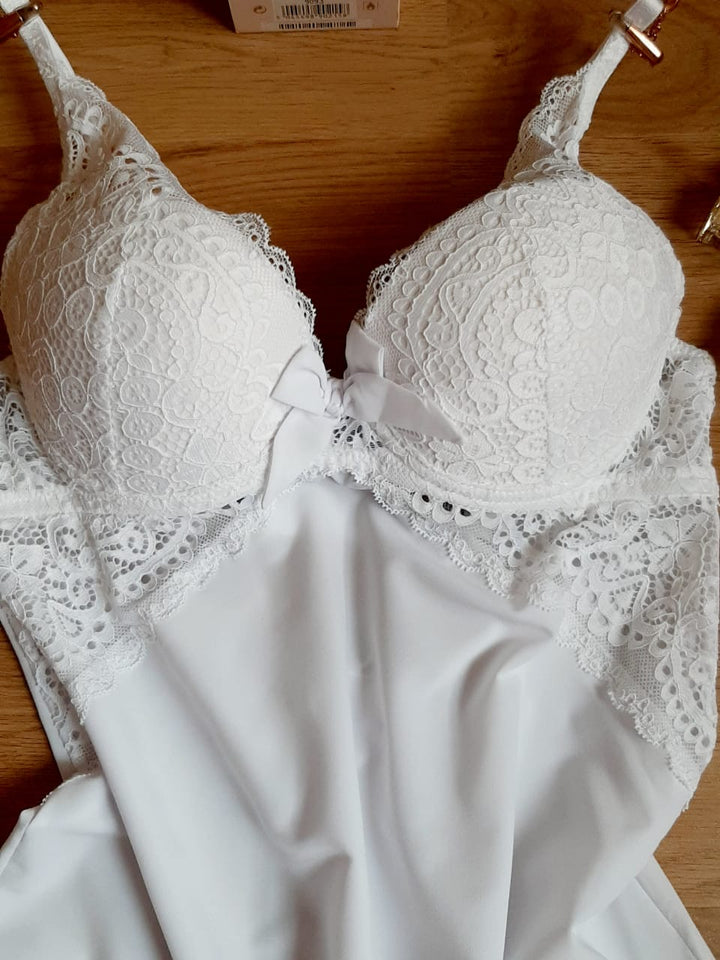 NUISETTE REMBOURRE DENTELLE