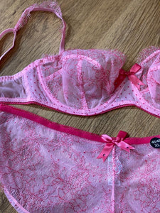 Ensemble dentelle avec armature