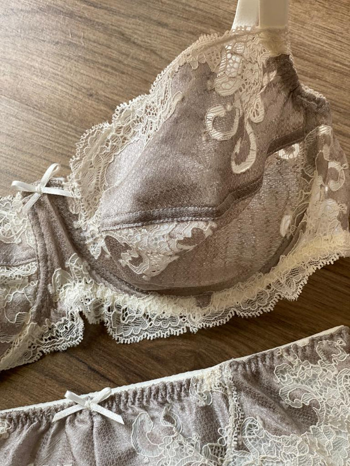 Ensemble dentelle non rembourré avec armature couleur chêne