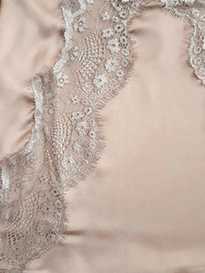 Nuisette satin de soie et dentelle 018