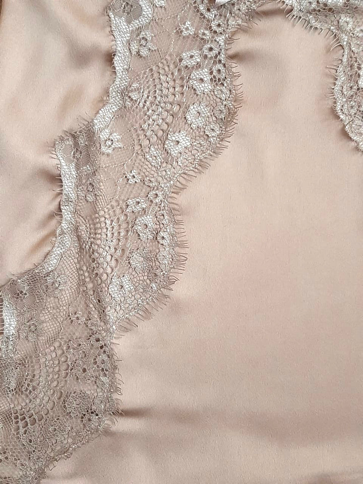 Nuisette satin de soie et dentelle 018