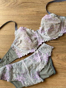 Ensemble dentelle non rembourré avec armature couleur gris et mauve