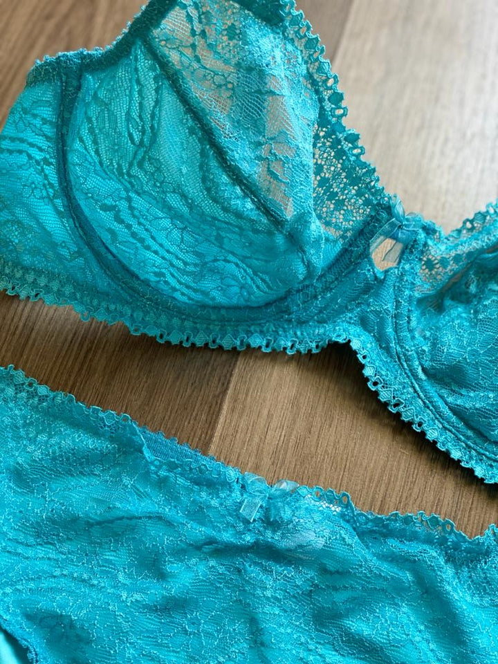 Ensemble dentelle non rembourré avec armature couleur turquoise