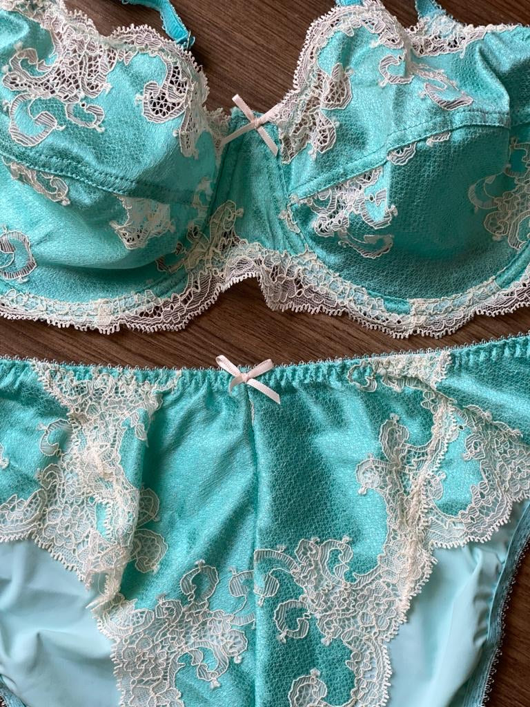 Ensemble dentelle non rembourré avec armature couleur vert d’eau